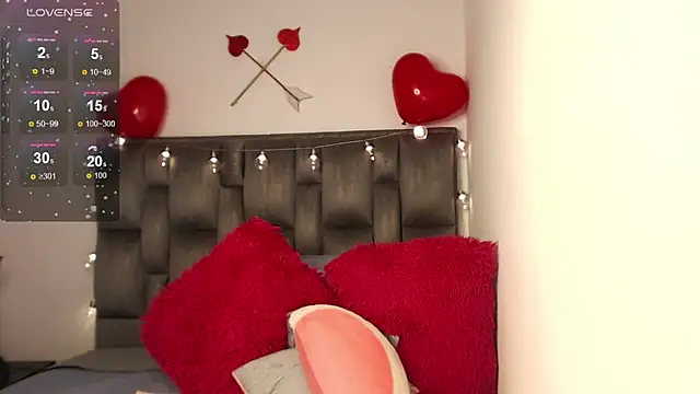 julz 03 online show from February 6, 2025, 10:53 pm