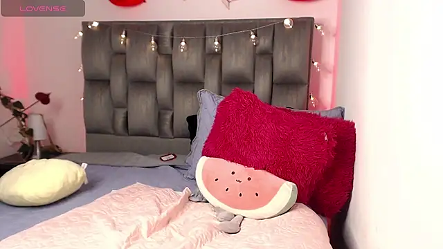 julz 03 online show from February 27, 2025, 2:21 am