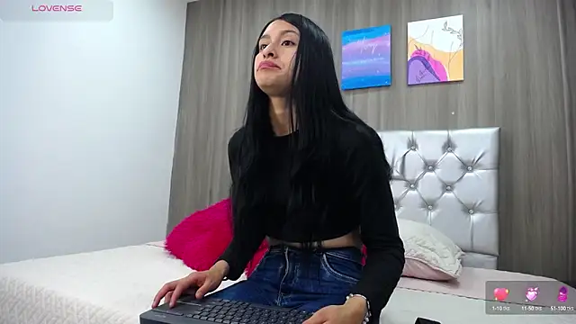 Snapshot of 1samantha_b chatting on December 16, 2024, 12:06 pm 1samantha b online show from December 16, 2024, 12:06 pm