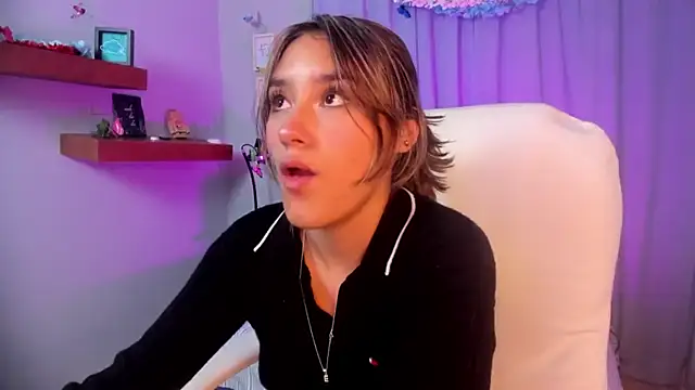  Sophie  miller online show from April 20, 2026, 7:59 pm