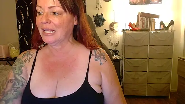 Nikkimastersgirl1091 online show from April 19, 2026, 11:51 pm