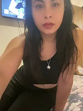 Snapshot of Effyvice13 chatting on July 14, 2026, 6:24 pm Effyvice13 online show from July 14, 2026, 6:24 pm