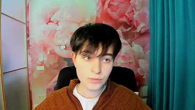 EmiliaYours online show from December 3, 2024, 1:21 pm