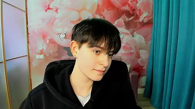 EmiliaYours online show from December 6, 2024, 3:22 pm