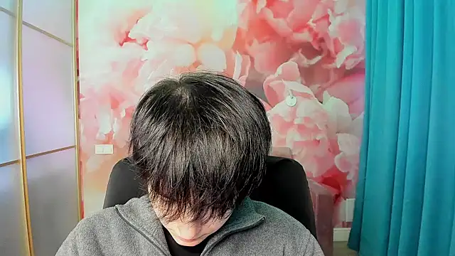 EmiliaYours online show from December 8, 2024, 6:43 am