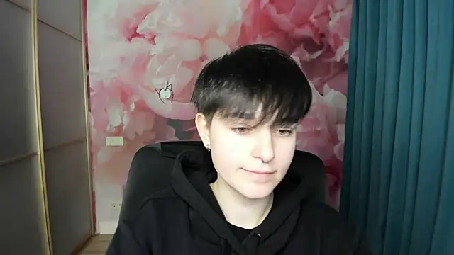 EmiliaYours online show from December 14, 2024, 3:58 pm