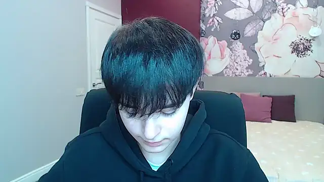 EmiliaYours online show from December 15, 2024, 9:45 am