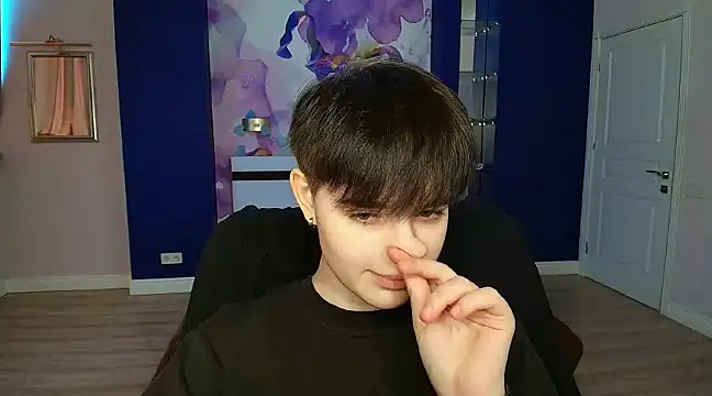 EmiliaYours online show from December 23, 2024, 12:30 pm