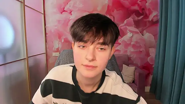 EmiliaYours online show from December 27, 2024, 9:50 am