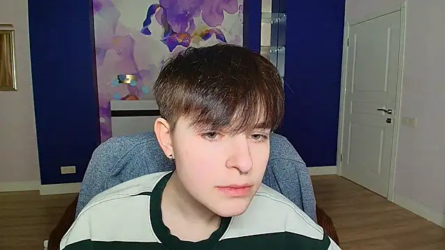 EmiliaYours online show from December 30, 2024, 4:29 pm