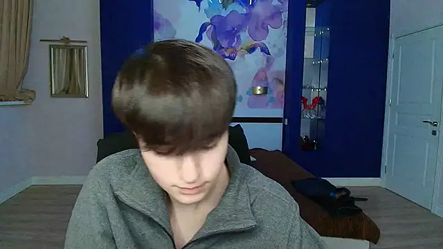 EmiliaYours online show from January 7, 2025, 3:54 pm