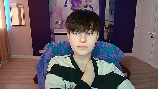 EmiliaYours online show from January 11, 2025, 1:01 pm