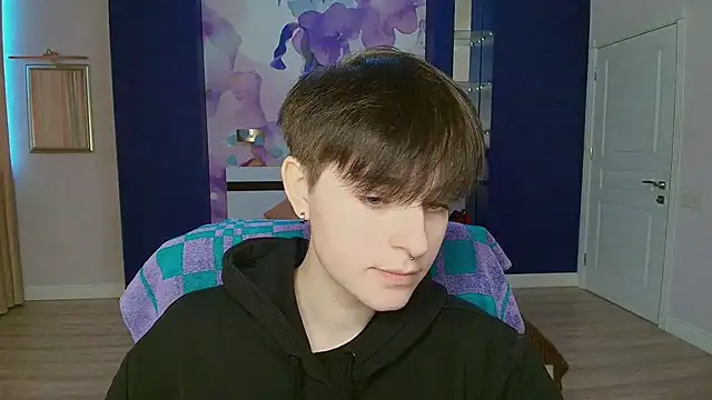 EmiliaYours online show from January 13, 2025, 12:56 pm