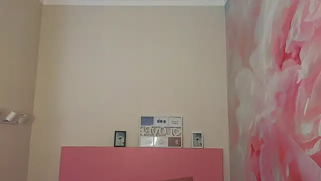 EmiliaYours online show from January 25, 2025, 12:58 pm