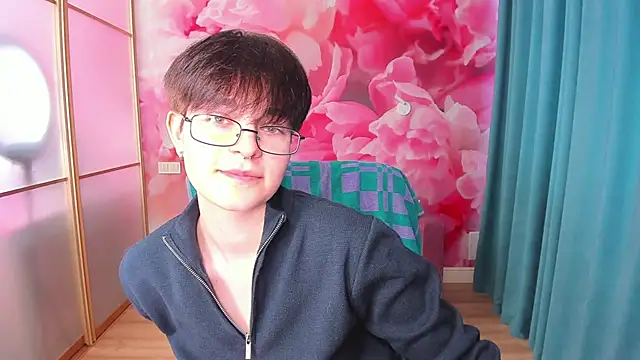 EmiliaYours online show from January 26, 2025, 12:54 pm