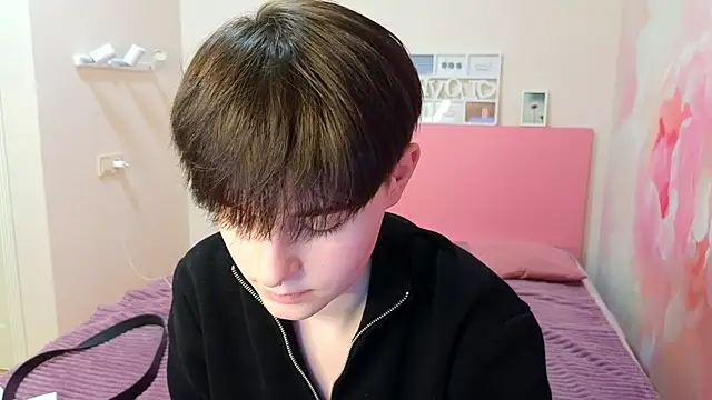 EmiliaYours online show from February 28, 2025, 4:31 pm