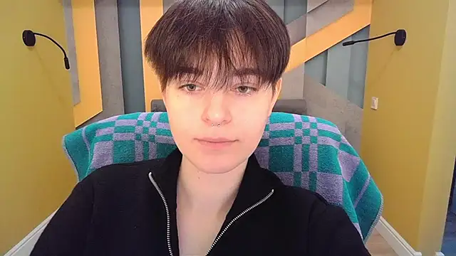 EmiliaYours online show from March 22, 2025, 1:19 pm