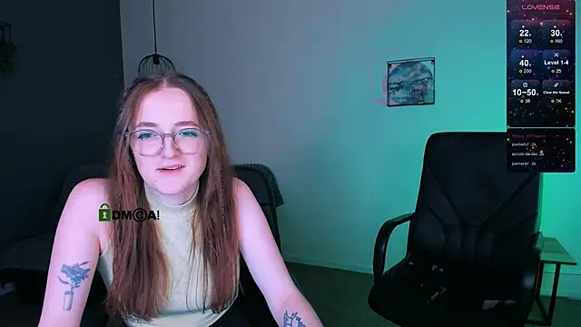 luna berryy online show from December 14, 2024, 2:23 am