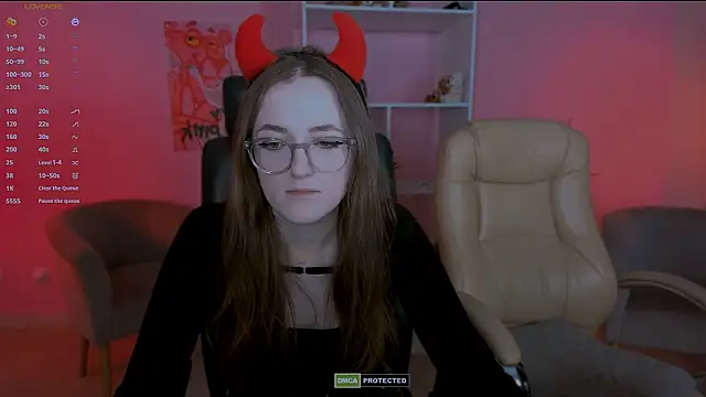 luna berryy online show from February 5, 2025, 11:28 pm