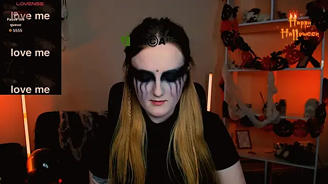 luna berryy online show from October 23, 2025, 7:23 pm