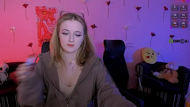 luna berryy online show from March 21, 2026, 8:23 pm