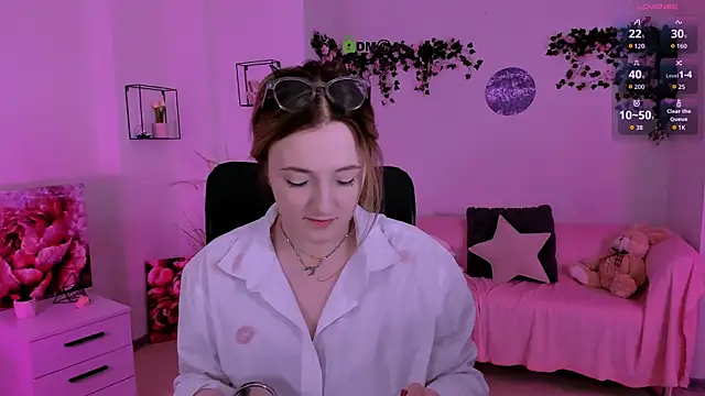 luna berryy online show from July 22, 2026, 6:54 pm