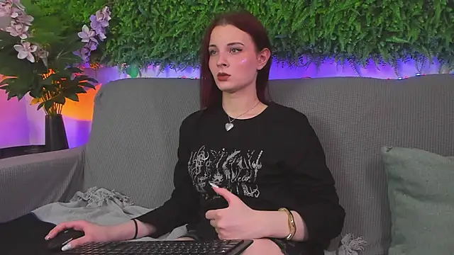 AprilAvery online show from March 20, 2025, 10:07 pm