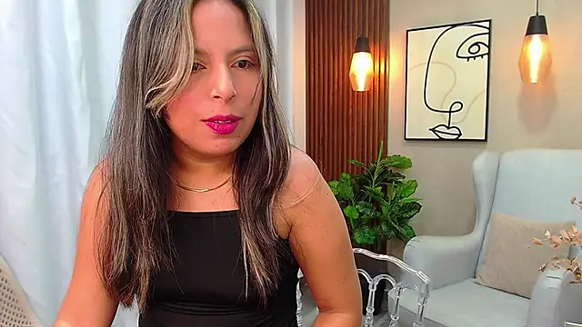 Sharlotte Milk online show from December 31, 2024, 11:09 am