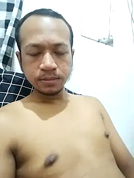 dark boy28 online show from November 7, 2025, 7:25 pm