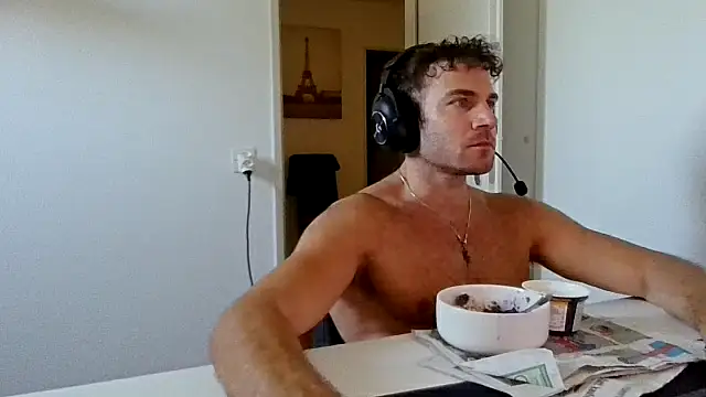 Snapshot of alpha-hunk chatting on June 19, 2026, 10:41 am alpha-hunk online show from June 19, 2026, 10:41 am