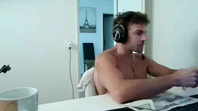 Snapshot of alpha-hunk chatting on June 20, 2026, 7:55 am alpha-hunk online show from June 20, 2026, 7:55 am