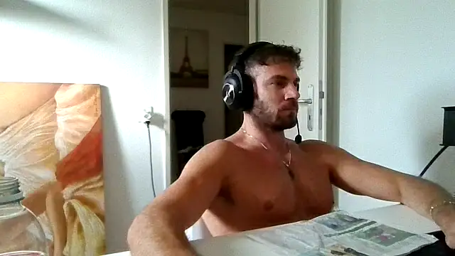 Snapshot of alpha-hunk chatting on July 18, 2026, 4:55 pm alpha-hunk online show from July 18, 2026, 4:55 pm