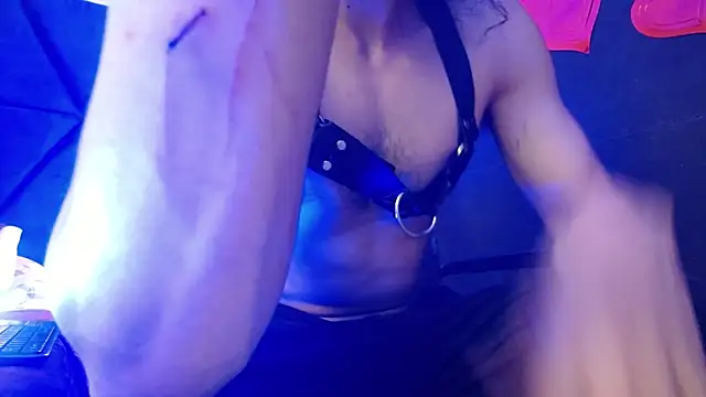 Sr Magnus  online show from February 22, 2025, 8:20 pm