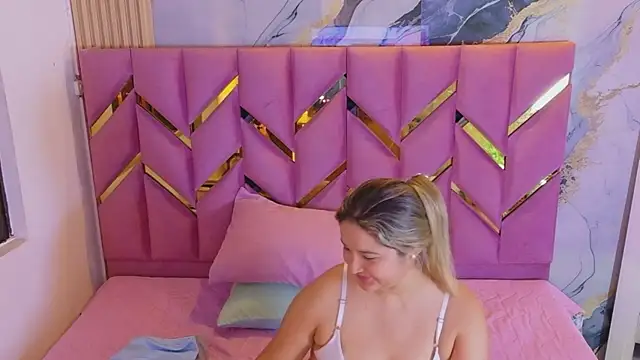 collegepawglovedaddy online show from April 22, 2026, 7:59 pm