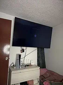 ariiel  online show from December 8, 2024, 10:47 pm