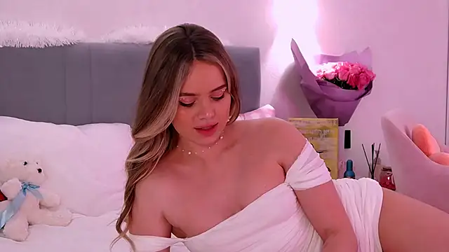 SIlviaBeyt online show from March 9, 2025, 11:14 pm