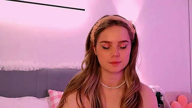 SIlviaBeyt online show from March 14, 2025, 9:21 pm