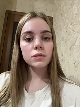 SIlviaBeyt online show from September 23, 2025, 7:17 pm