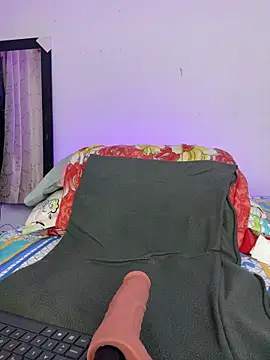 aurora divine online show from April 20, 2026, 7:04 pm