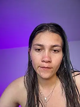 Snapshot of aurora_divine chatting on May 15, 2026, 6:59 pm aurora divine online show from May 15, 2026, 6:59 pm