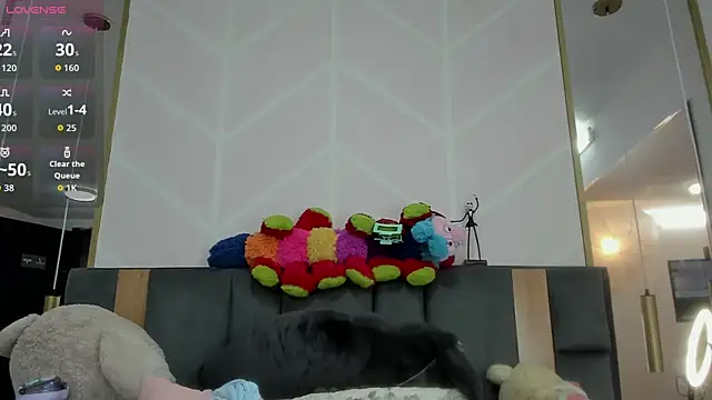 MadyJackson online show from November 4, 2025, 12:26 pm