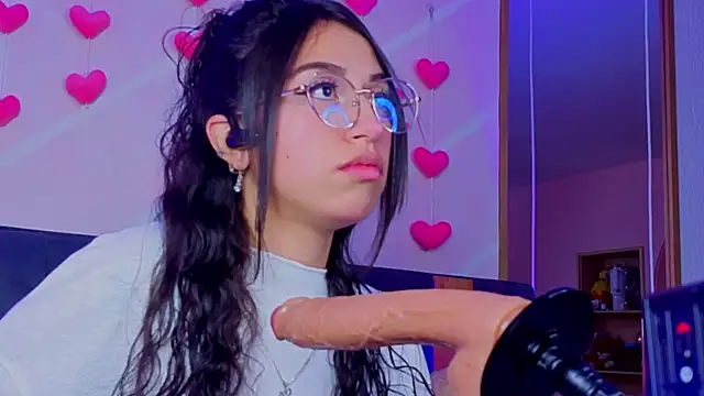 MadyJackson online show from April 7, 2026, 12:05 pm