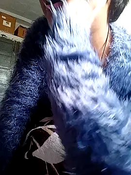 ruhi2003 online show from December 6, 2024, 4:47 am