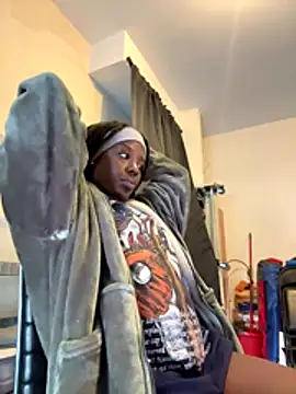 choclatepeaach online show from October 31, 2025, 2:40 pm