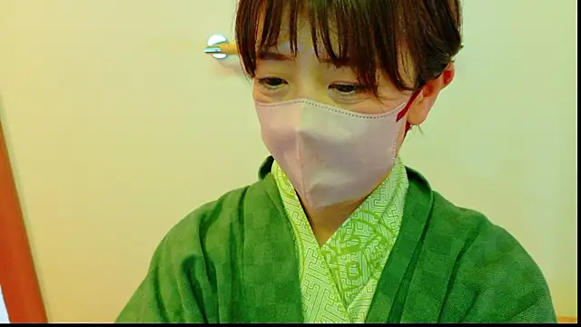 Risa 06 online show from November 4, 2025, 1:43 pm