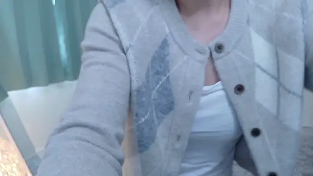 Snapshot of Risa_06 chatting on May 5, 2026, 9:56 pm Risa 06 online show from May 5, 2026, 9:56 pm