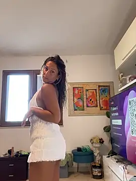 feetqueen96 online show from June 30, 2026, 4:19 pm