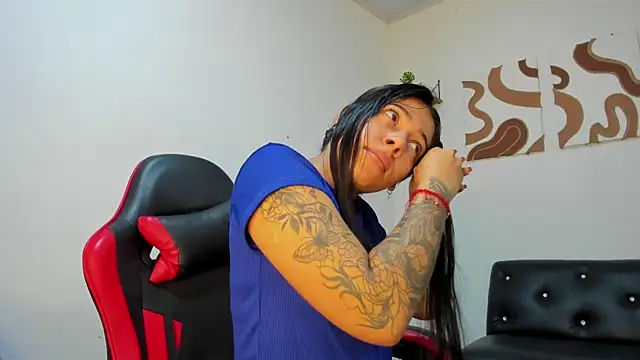 Caro kitty- online show from December 1, 2025, 12:54 pm