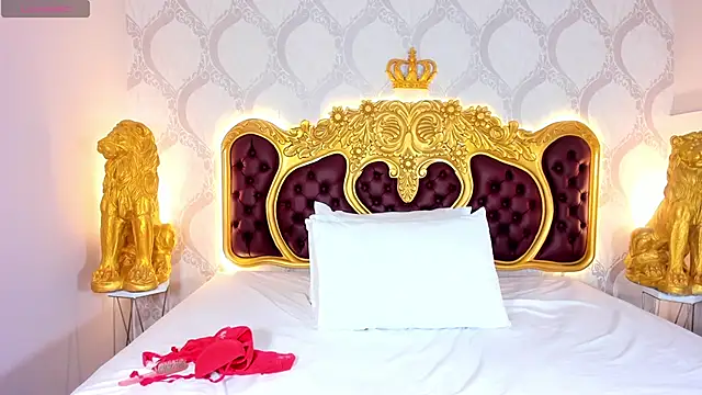 Snapshot of KendralHolson chatting on October 2, 2025, 4:30 am KendralHolson online show from October 2, 2025, 4:30 am