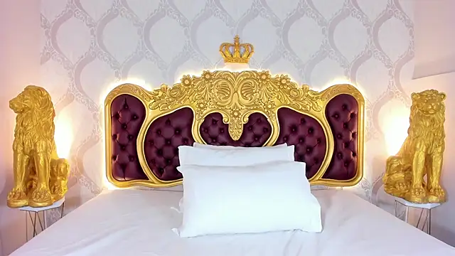 Snapshot of KendralHolson chatting on October 4, 2025, 4:32 am KendralHolson online show from October 4, 2025, 4:32 am